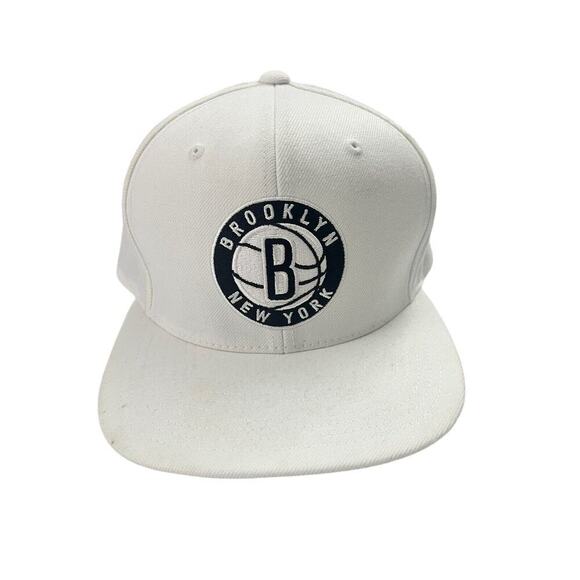 Mitchell & Ness Brooklyn Nets Core Basic White Adjustable Snapback Hat Cap - Picture 1 of 7